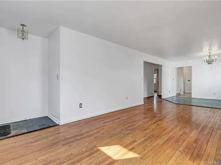 38 Diamond St — Photo 19