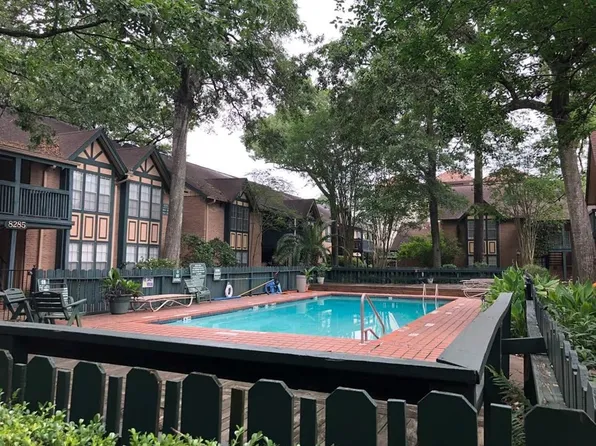 8299 Kingsbrook Rd APT 177, Houston, TX 77024