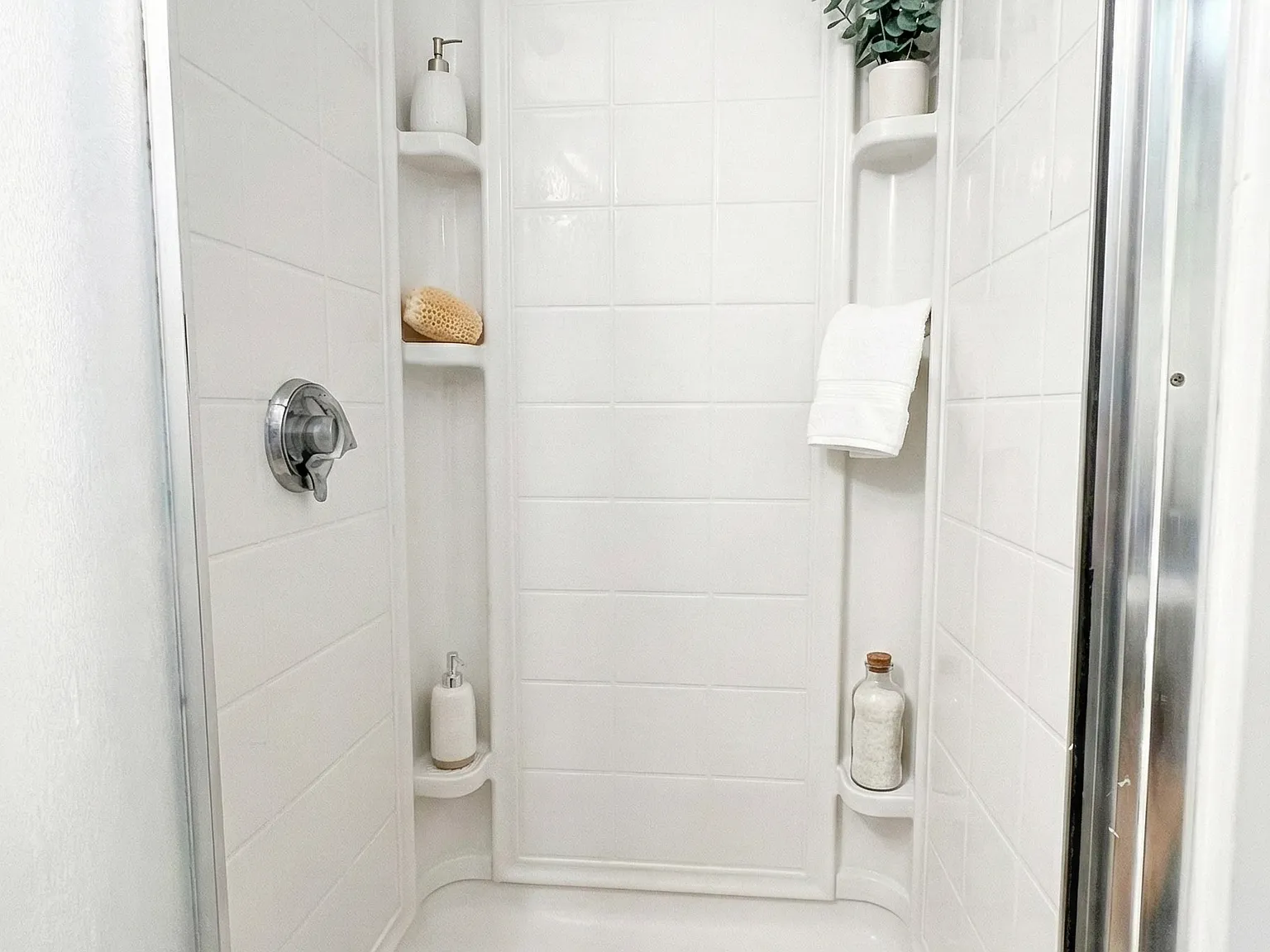 Studio, 400 sqft, $2,000 — Photo 4