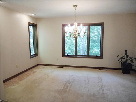 3rd image of 699 Stonecliff Dr