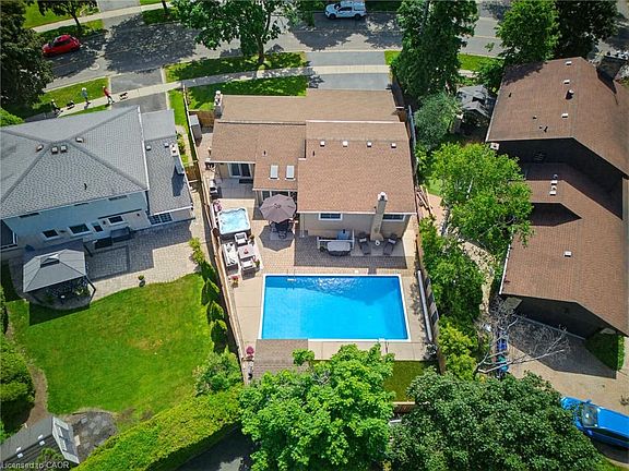 4th image of 2063 Cavendish Dr