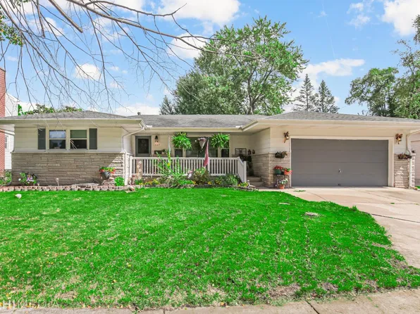 1327 State St, Hobart, IN 46342