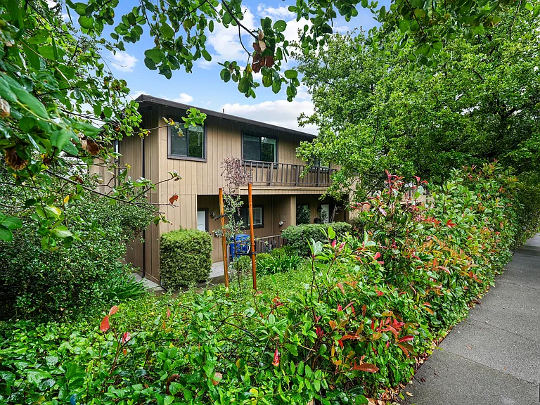 14613 Oak St — Photo 1