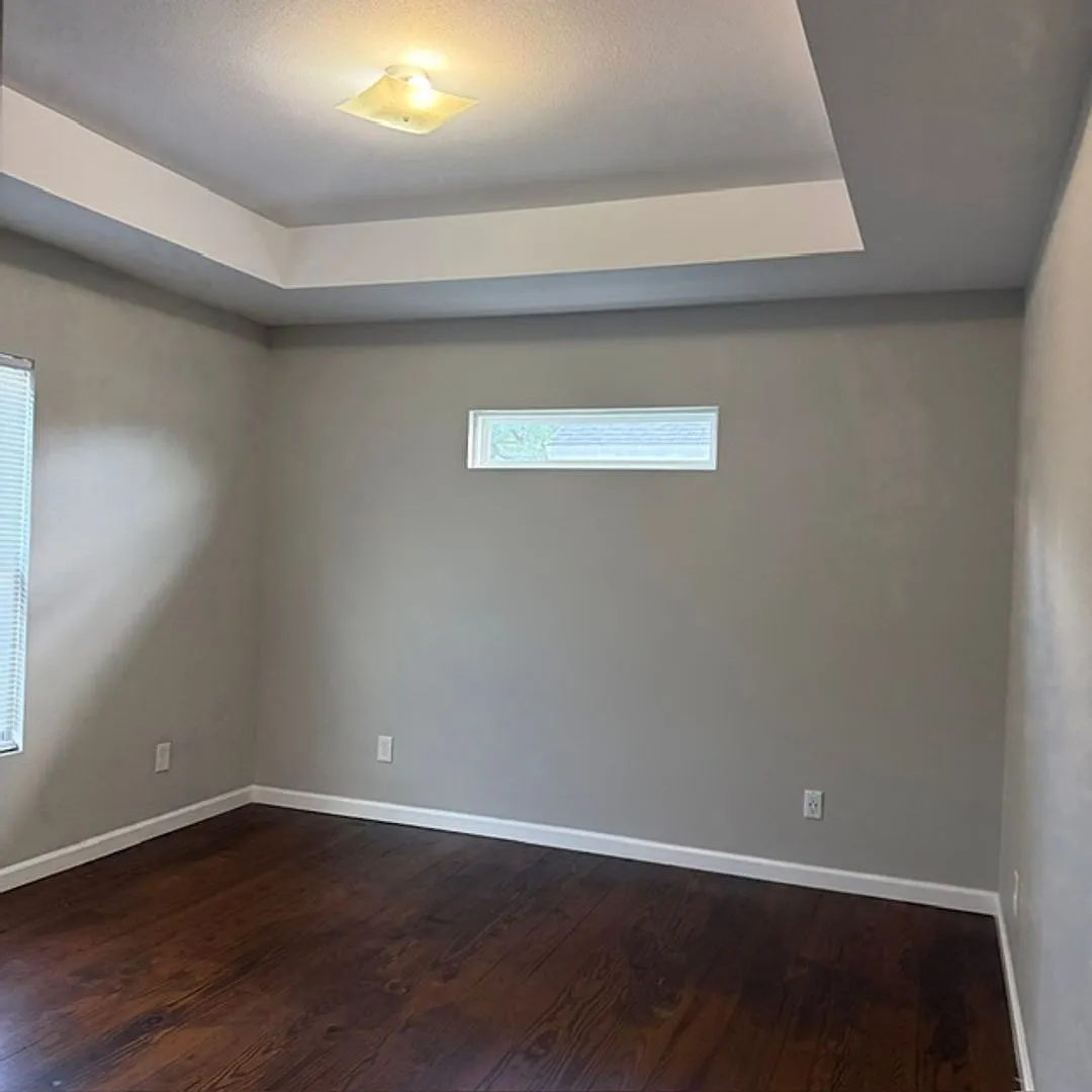 2 Bedroom 1 Bath House with garage — Photo 4