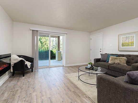 5th image of 202 E Rockwood Blvd APT 6