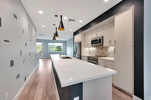 109 Uptown Cir Photo 1