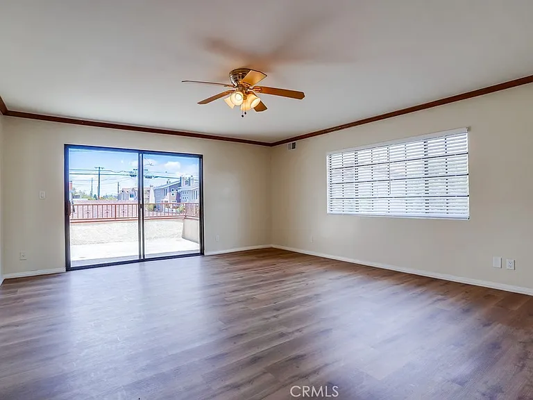 1307 Mackay Ln — Photo 32