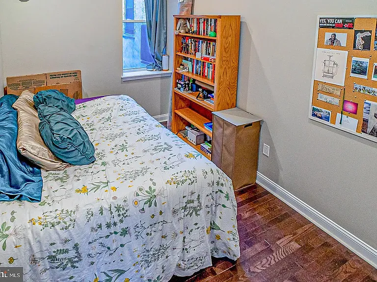 715 Sansom St #2F — Photo 7