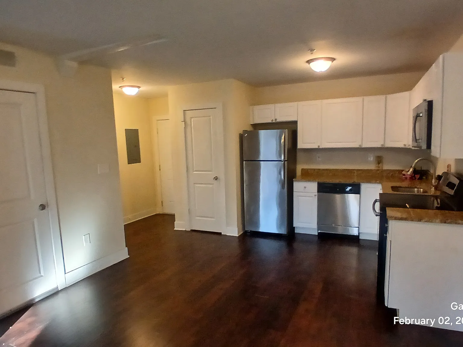 1618 Bank St — Photo 2