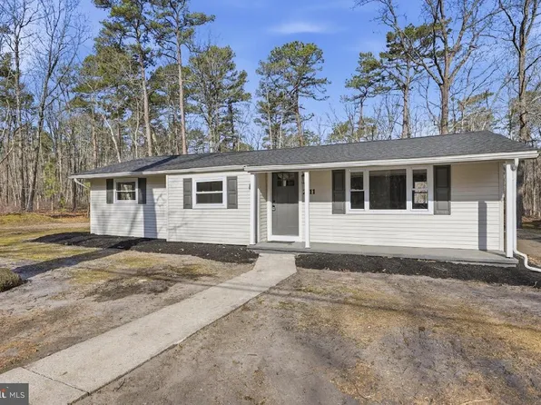2011 Deer Track Ln, Hammonton, NJ 08037