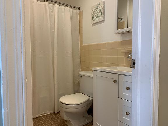 3rd image of 1600 Asbury Ave APT B