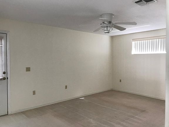 2nd image of 21 Poinsettia Dr