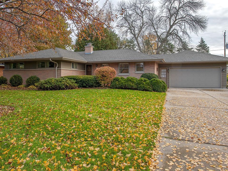 1st image of 412 Bel Aire Dr