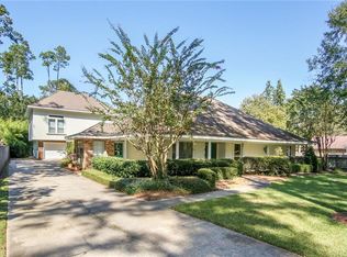 225 Laura Dr S, Mandeville, LA 70448