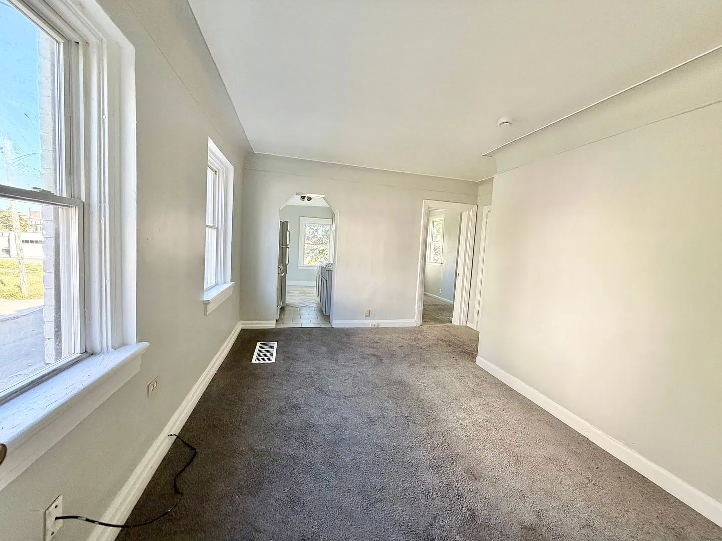 2316 Kenton St — Photo 2