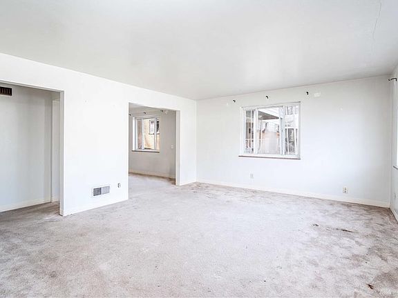 4th image of 779 Wilbud Dr