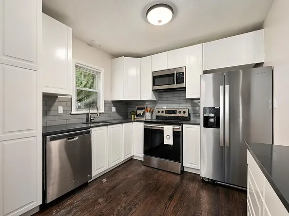 5324 W 58th St, Roeland Park, KS 66205