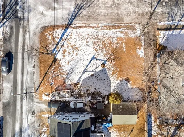 134 Warren Ave, Hyde Park, MA 02136