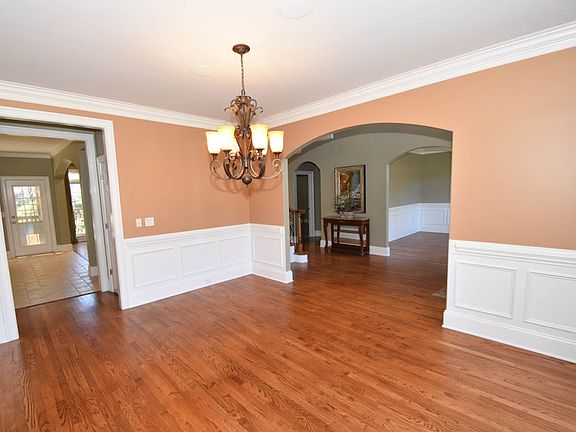 5th image of 10306 Lady Grace Ln