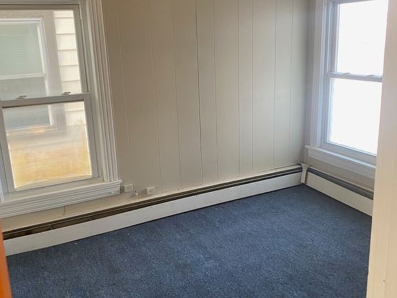 3rd image of 223 William St #2