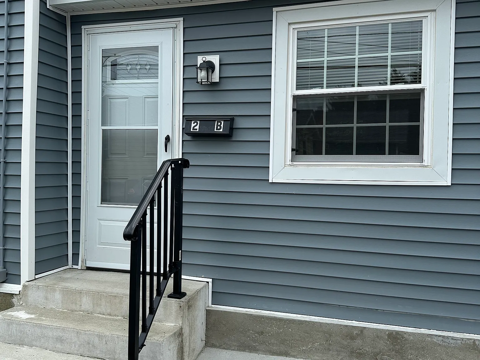 3 bed, 1.5 bath, 1200 sqft, $2,295 — Photo 2