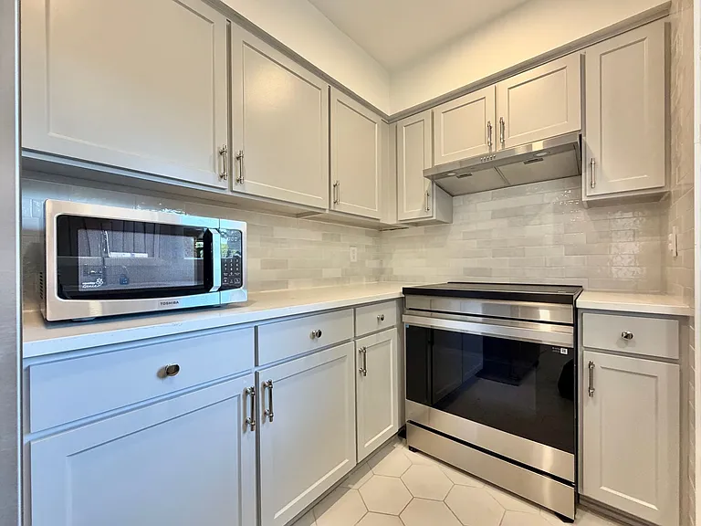 907 Oak Tree Dr — Photo 12