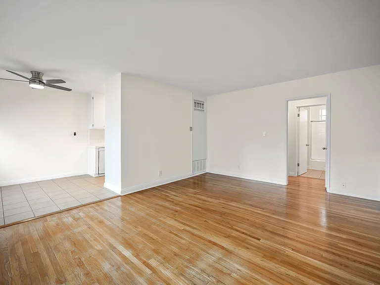 234 San Vicente Blvd #18 — Photo 1
