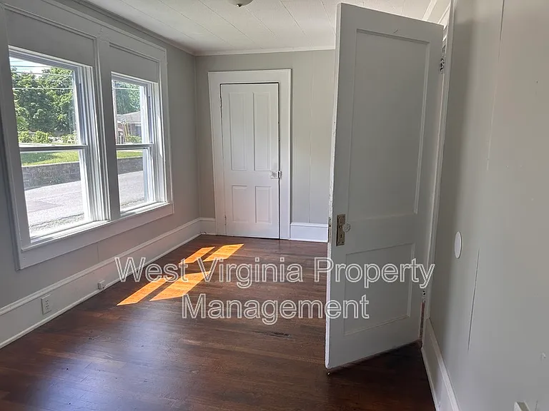 1000 S Kanawha St — Photo 8