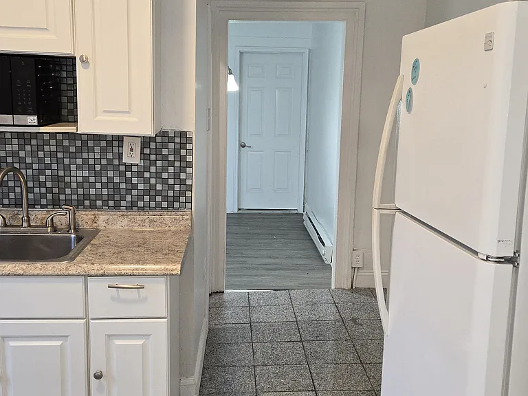 916 Wolcott Ave #3 — Photo 16