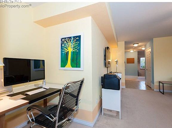 Living room w/nook