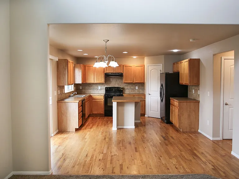 1506 Dryland St — Photo 6