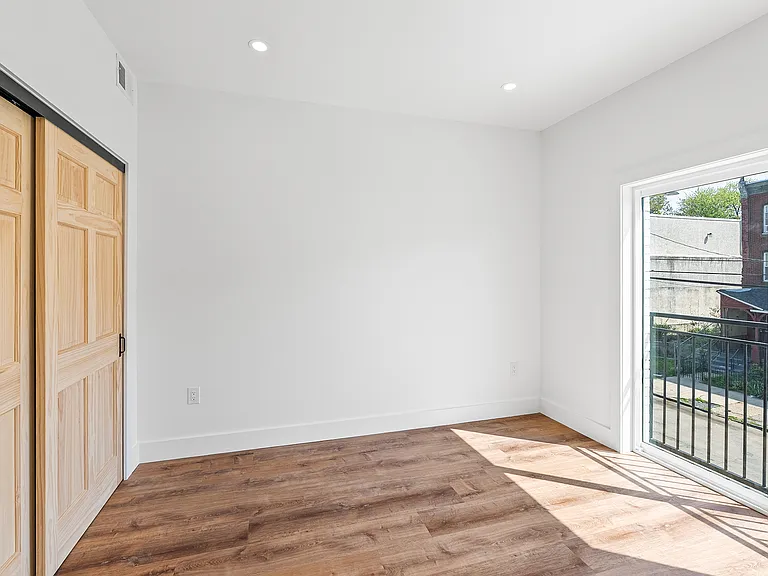 708 N 43rd St #6 — Photo 12