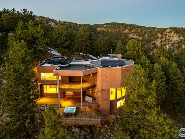 1077 Carriage Hills Dr, Boulder, CO 80302