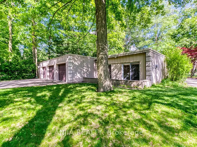 2419 Lionheart Cres — Photo 2