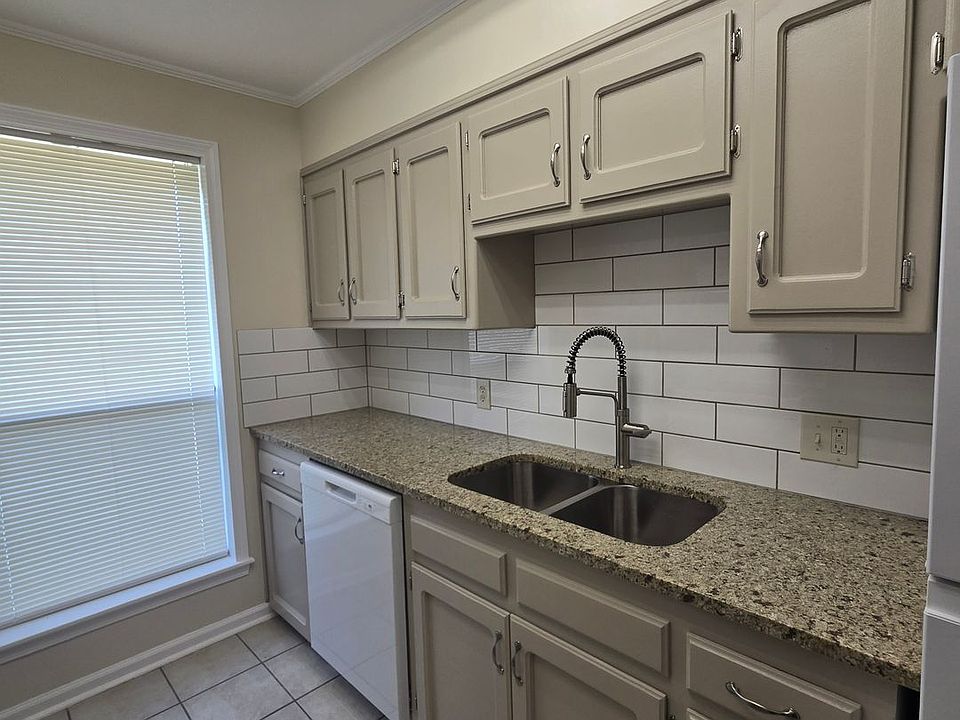 1st image of 8161 Jefferson Hwy #8165