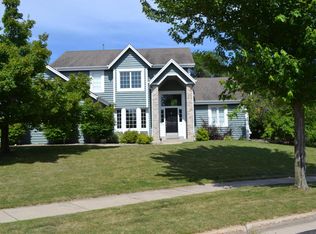1707 Boulder Ct, Waukesha, WI