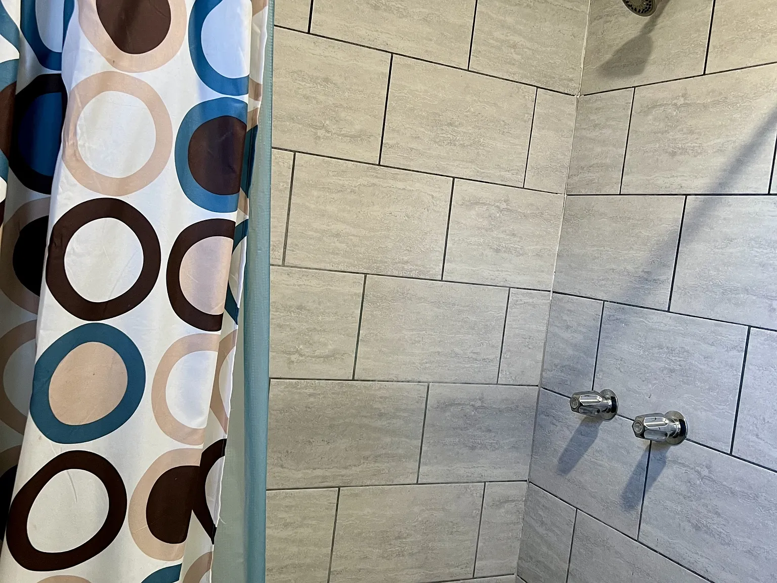 2 bed, 1.0 bath, $950 — Photo 4