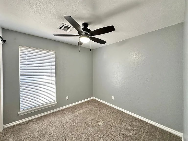 27 NW Havenshire Cir — Photo 34