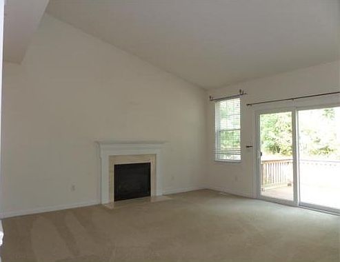 3rd image of 23 Cherry Ln