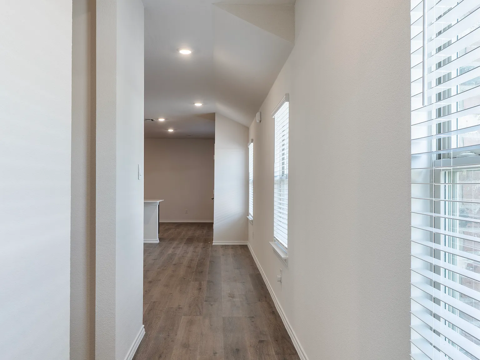 3 bed, 1509 sqft, $1,975 — Photo 4