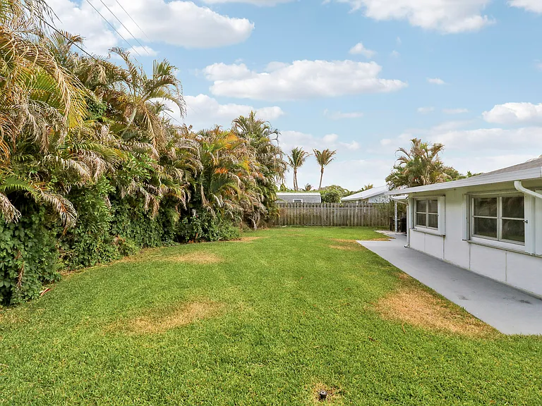 1518 Summer Ave — Photo 39