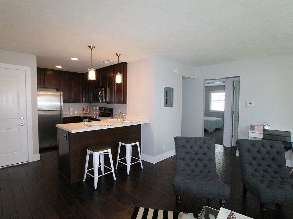 1st image of 124 N 31st Ave #26