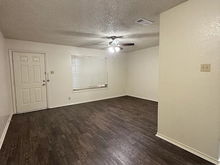 721 Avenue A #9 — Photo 6