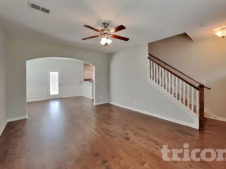 1048 Solomon Ln — Photo 2
