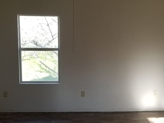 5th image of 5565 N Fm 487