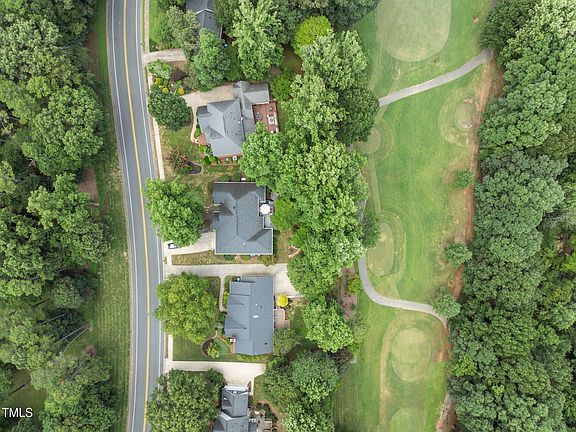 4th image of 922 Golf House Rd E
