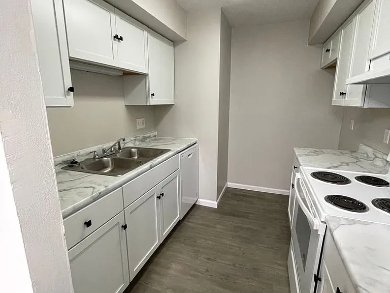 Ironwood Apartments — Photo 1