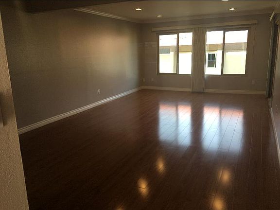 5th image of 6876 Hyde Park Dr Unit F