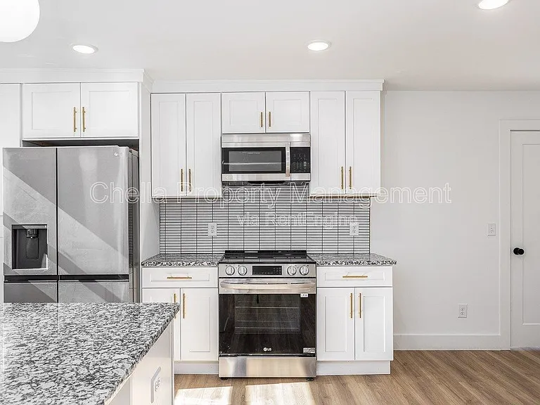 1012 Debow St #B — Photo 11