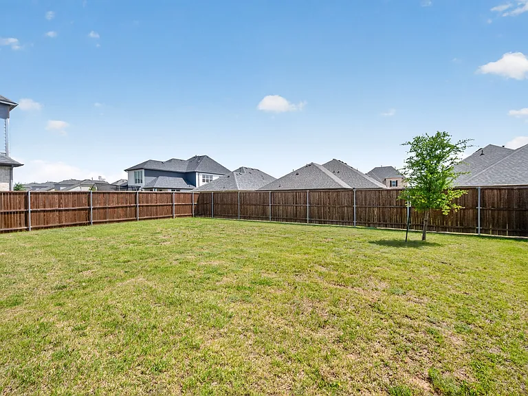 512 Portina Dr — Photo 23